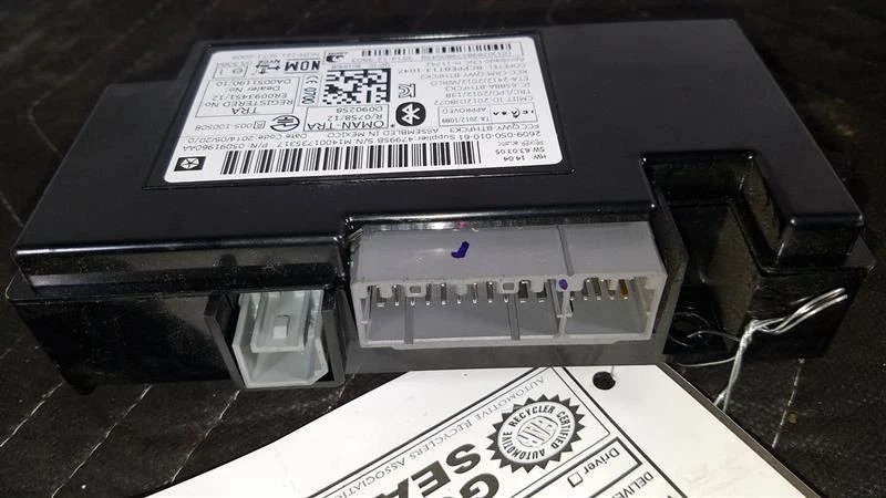 Chasis ECM Comunicación LHD Telemática VIN W Se Adapta 10-18 WRANGLER 2202555 Foto 2 de 4