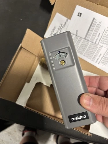 Resideo L4006A1967 Aquastat Controller High/Low Limit 100-240V