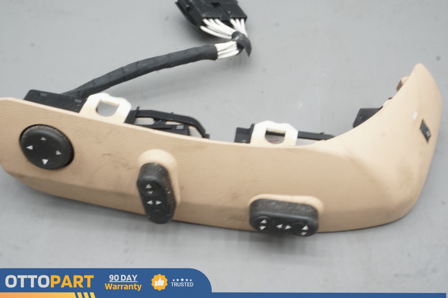 2003-2013 Maserati Quattroporte, Front Right side Seat Control W/Surrounding OEM