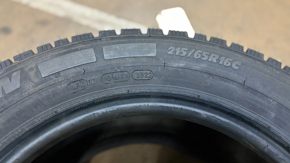 Michelin Agilis Alpin 215/65 R 16C 109/107R LLKW-Winterreifen (986806) - Bild 4 von 4