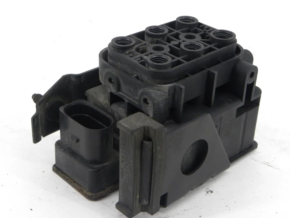 Airmatic Air Suspension Supply Valve Module for 07-17 Mercedes W221 S550 S600 - Image 4 of 4