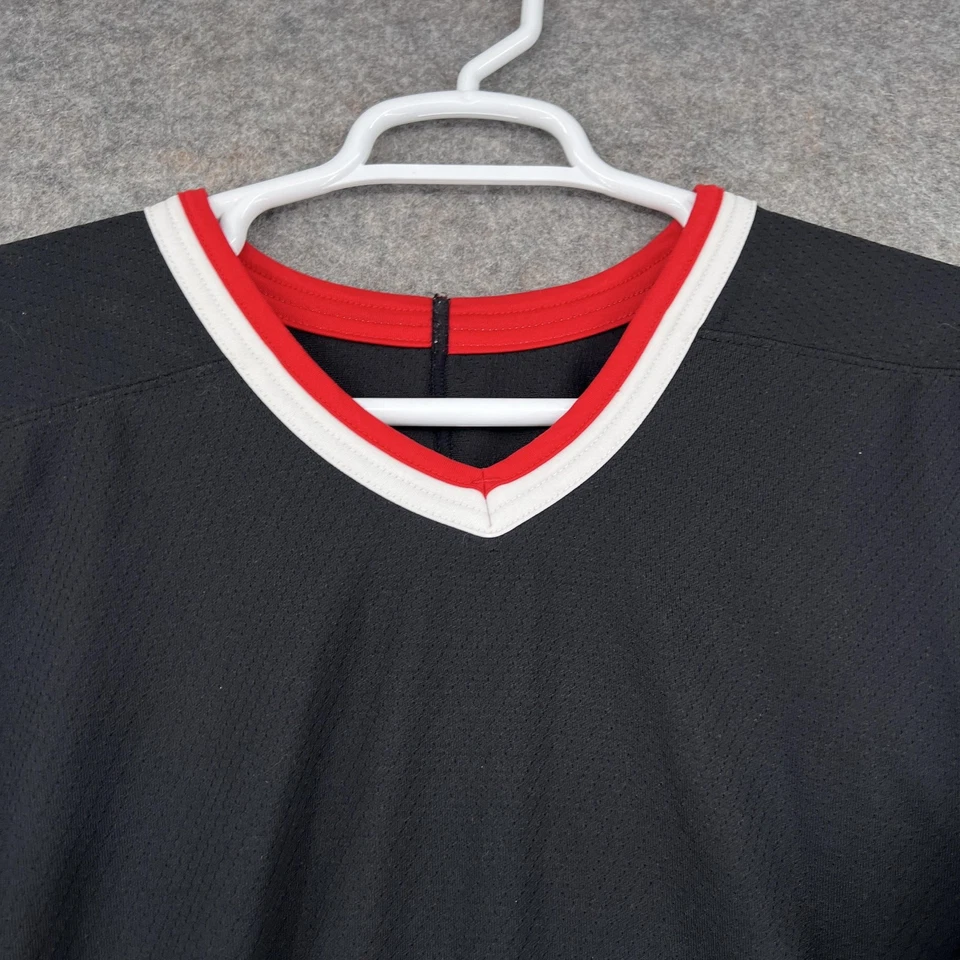 Camiseta de hockey CCM para hombre XL negra roja blanca tejida al aire camisa de práctica en blanco Foto 2 de 4