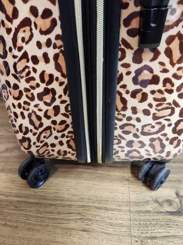 Amiee Kestenberg Fierce 28" Leopard Expandable Spinner Hard Shell Suitcase - Picture 6 of 17