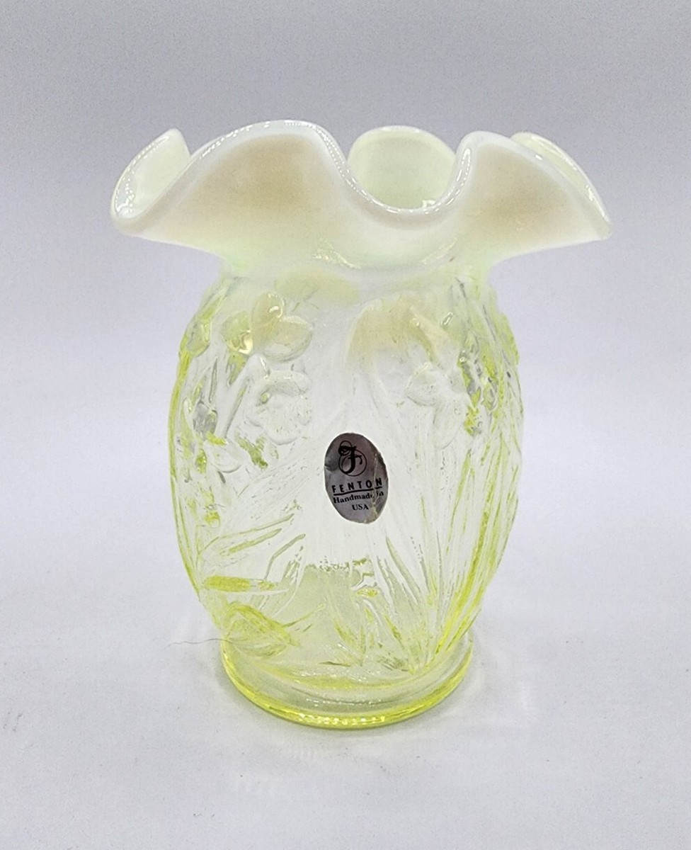 Vtg Fenton Vaseline Glass Vase Topaz Daffodil Opalescent Ruffled