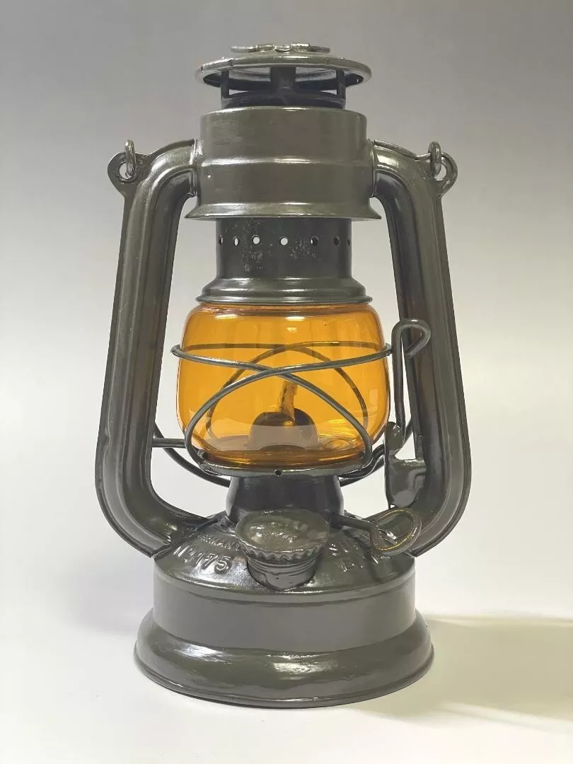 Feuerhand 175 Feuerhand lantern yellow sea squirt military paint repaint l24 Feuerhand 175 Feuerhand lantern yellow sea squirt military paint repaint l24