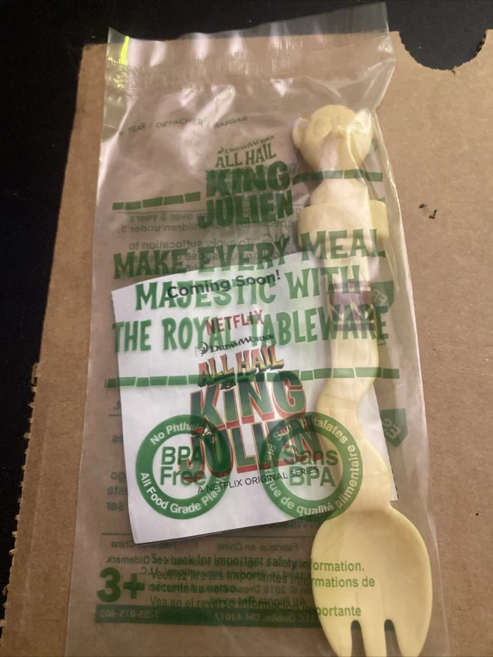 Wendy’s Kids Meal Dreamworks All Hail King Julien Lote de 3 artículos de comida/bebida Foto 2 de 4