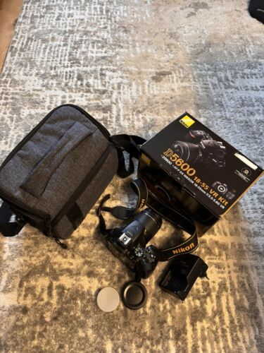 Nikon D5600 24.2 MP DSLR Digitalkamera - Schwarz (Kit mit AF-P 18-55mm... - Afbeelding 1 van 8