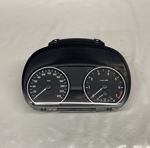 BMW 1er E81 E87 E82 E88 LCI Benziner Tacho  Kombiinstrument 1 024 932 ...TOP...