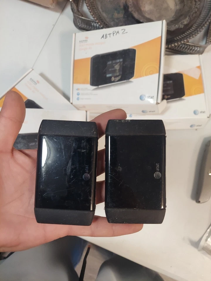 (6) AT&T Sierra WIRELESS ELEVATE 4G MOBILE Hotspot . No Returns No Cables/batter - Image 2 of 4