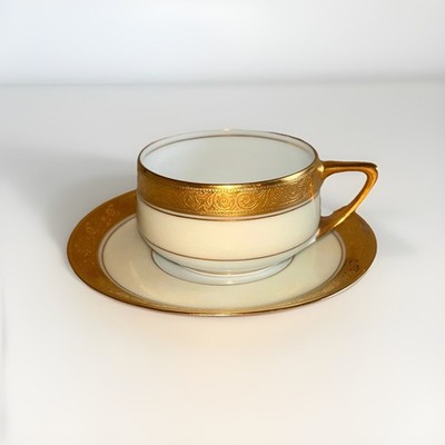 Vintage Hutschenreuther HUT5 Cream & White Bavaria 22K Gold Trim Tea Cup Discont