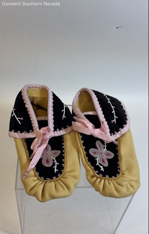 Okwaho Creations Moccasins by Marlana Thompson - See Measurements for Size