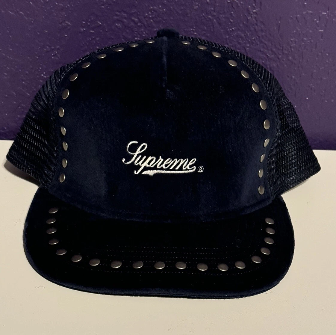 Casquette snapback velours clouté suprême bleu marine OS maille camionneur FW21 neuve sans étiquette rare
