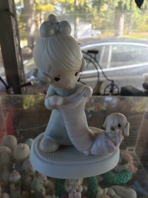 ''1985'' Precious Moments  CHRISTMAS JOY FROM HEAD TO TOE ( E-2362)
