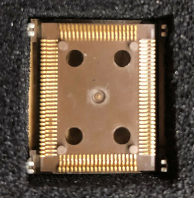 Renesas R0EZ1YEC002007R QFP100-Sockel NOS 