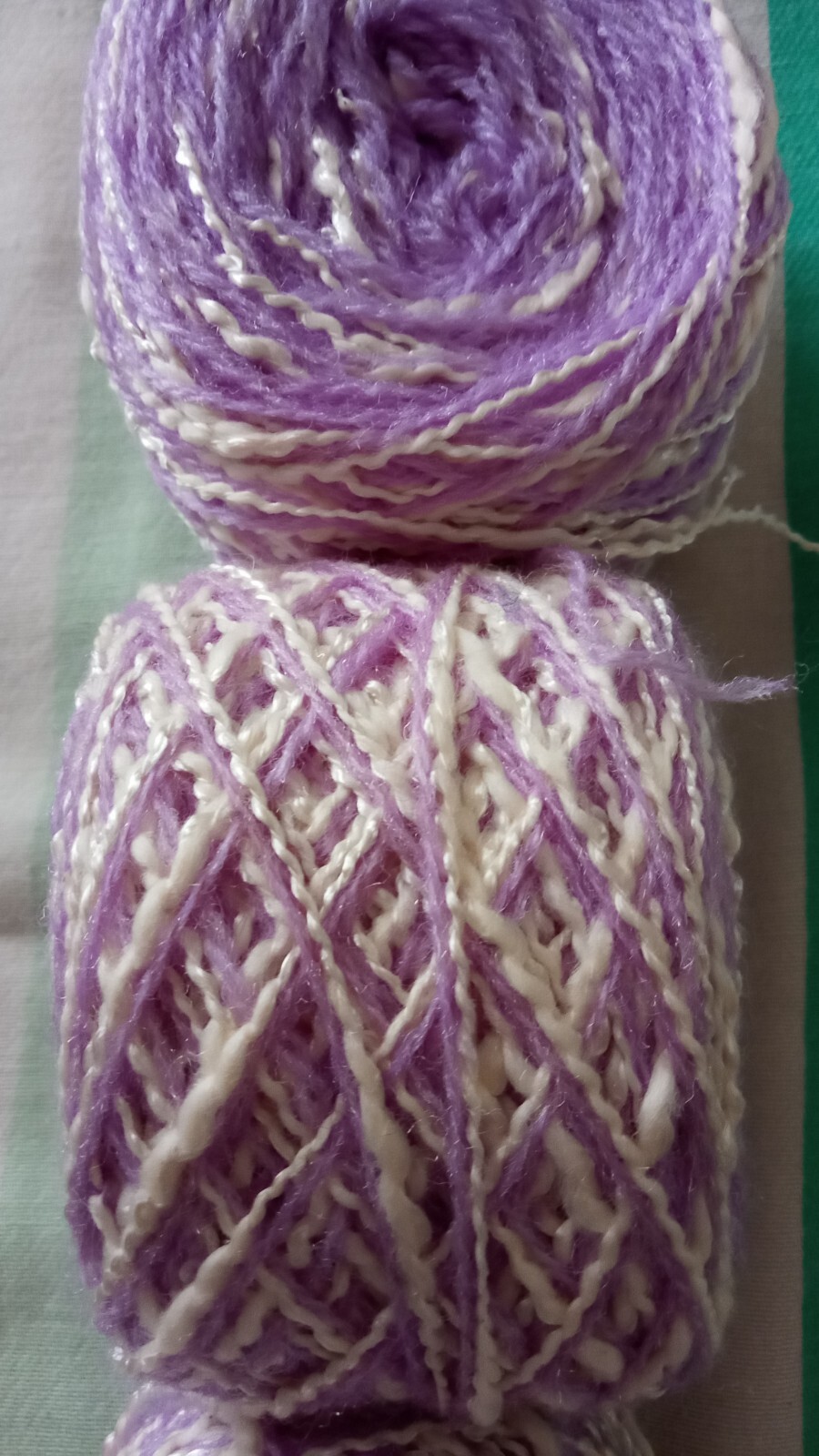 Lot De Laine Fantaisie Rouge, Noir, Blanc - 535g, Fabriqué En France, Aiguille 2.5