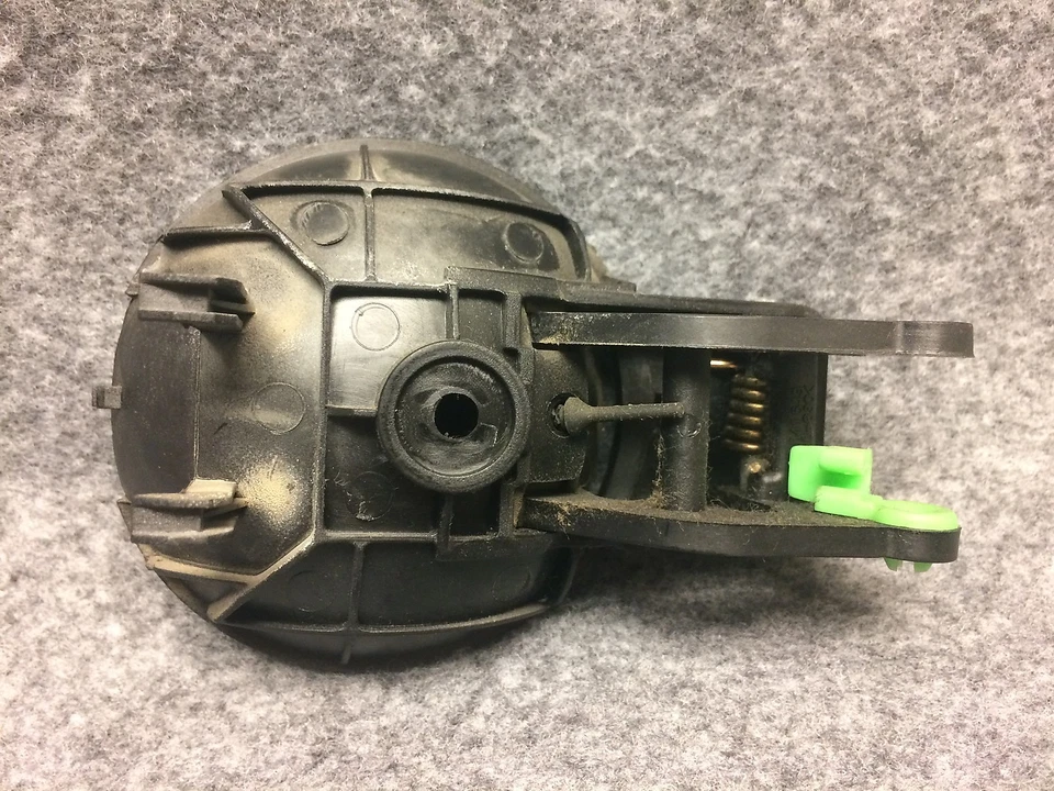 Chevrolet Aveo 2004-2007 4 puertas izquierda interior manija de puerta delantera o trasera negra 30091 Foto 2 de 2