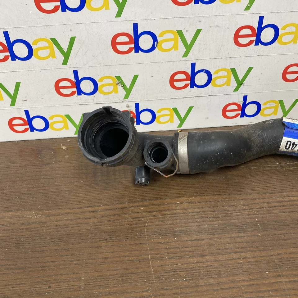 Manguera de refrigerante de radiador superior BMW 325xi 2001-2005 Napa 16140 Foto 2 de 4