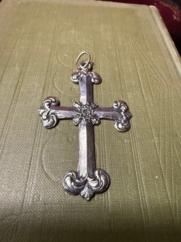 Collectible Vintage Signed CINI Sterling Silver Gothic Cross Pendant – 2½ Inches