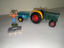 Britains 9420 Fordson 6600 Tractor & Wide Wheel Cargo Trailer Grain Sacks 1:32