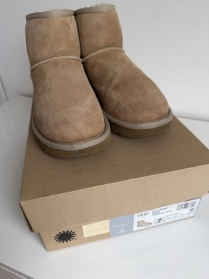 UGG Boots Short Gr. 38 Farbe Beige