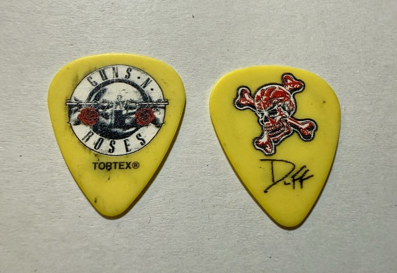 Guns N' Roses Duff McKagan Signature Yellow Guitar Pick - 2016 Tour GNR