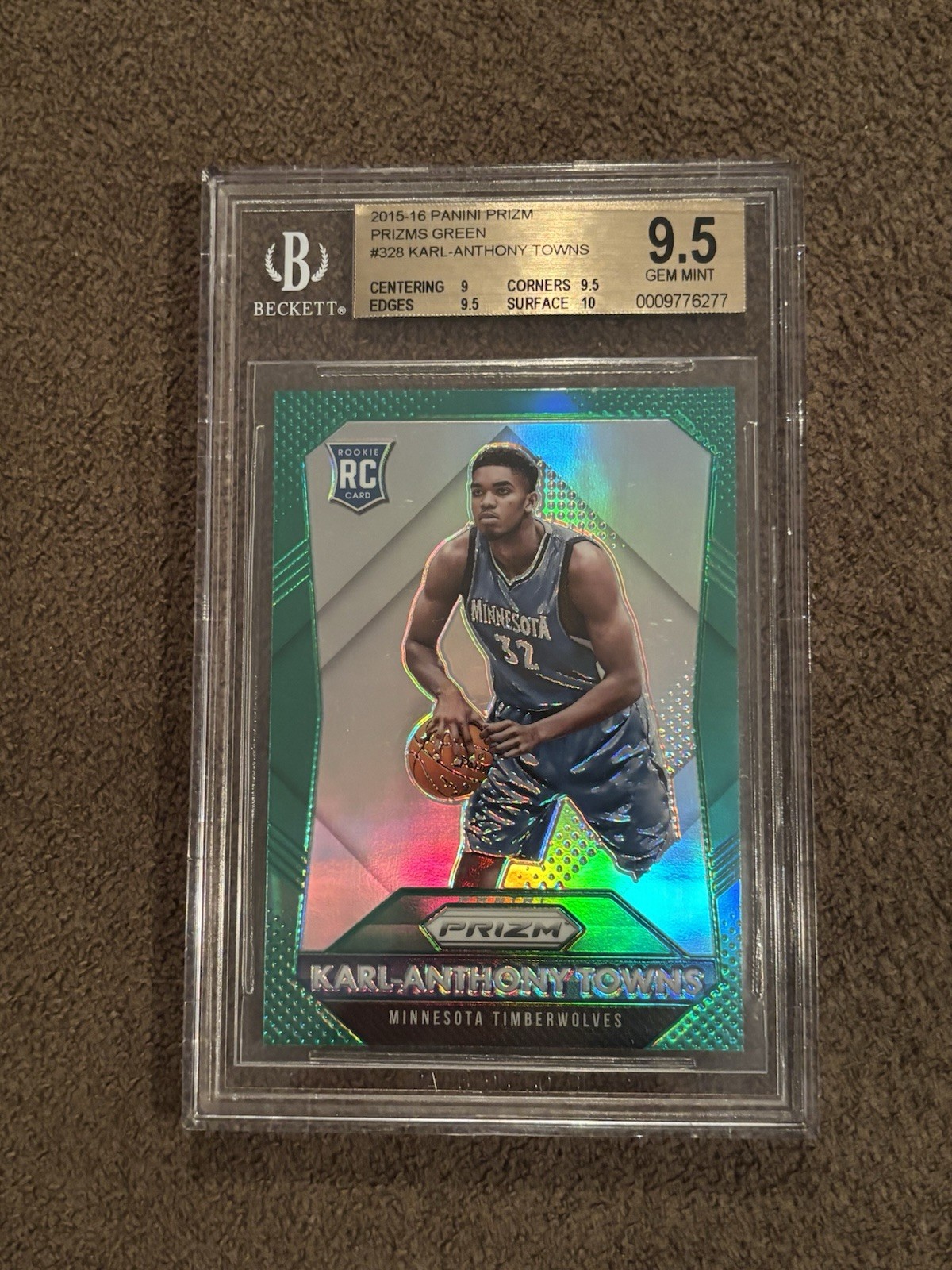 Karl Anthony Towns 2015-16 Prizm Green RC #328 BGS 9.5