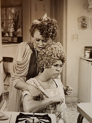7x9 1983 MAMA'S FAMILY PRESS PHOTO VICKI LAWRENCE RUE MCLANAHAN