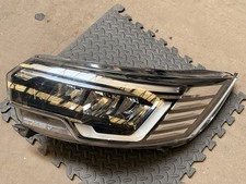 RENAULT TRAFIC FACELIFT N/S PASSENGER HEADLIGHT - 2021-2025 260603247R Damaged