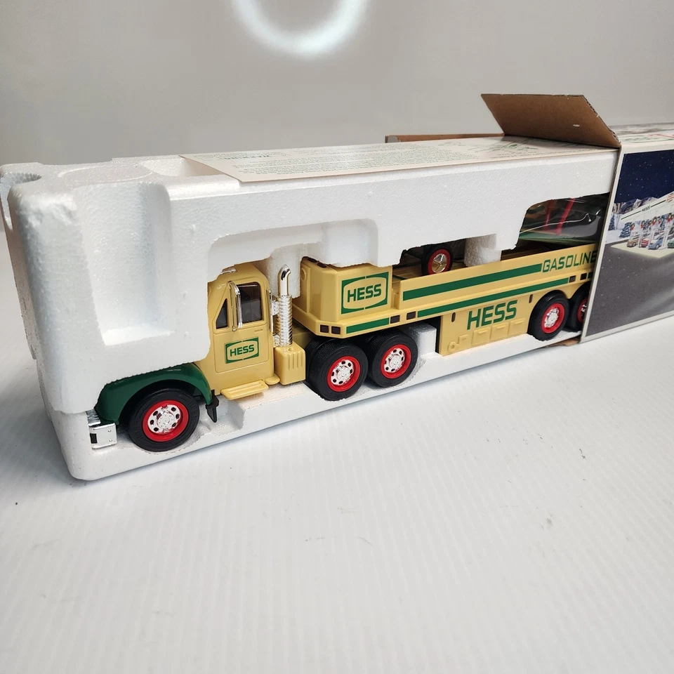 Camión de juguete y avión Hess 2002 con luces delanteras y traseras reales nuevo en caja Foto 3 de 4