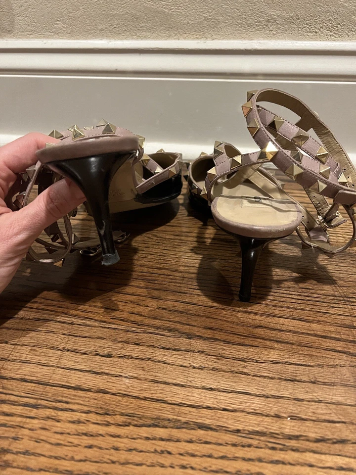 Zapatos de salón Valentino Garavani Rockstud enjaulados negros/poudre 65 mm talla 41 Foto 3 de 4