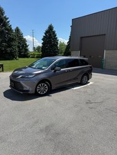 2022 Toyota Sienna LE