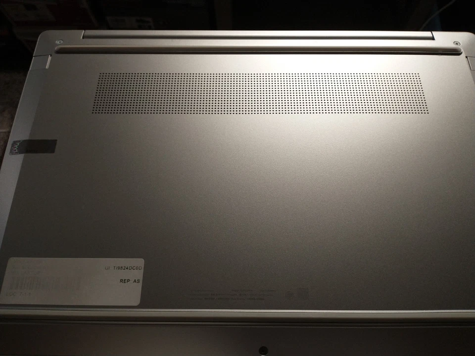 HP Chromebook - 14" - ProBook - Astilla - AMD Athlon - 64GB SSD - Buen Estado Foto 3 de 4