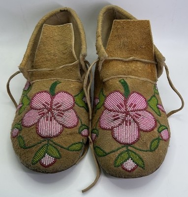 Deerskin Native American Moccasins Beaded Vintage Woodlands Ojibwe or Cree 9.25 