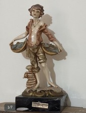 Statua Pescatore Su Base Di Marmo Di Carrara 