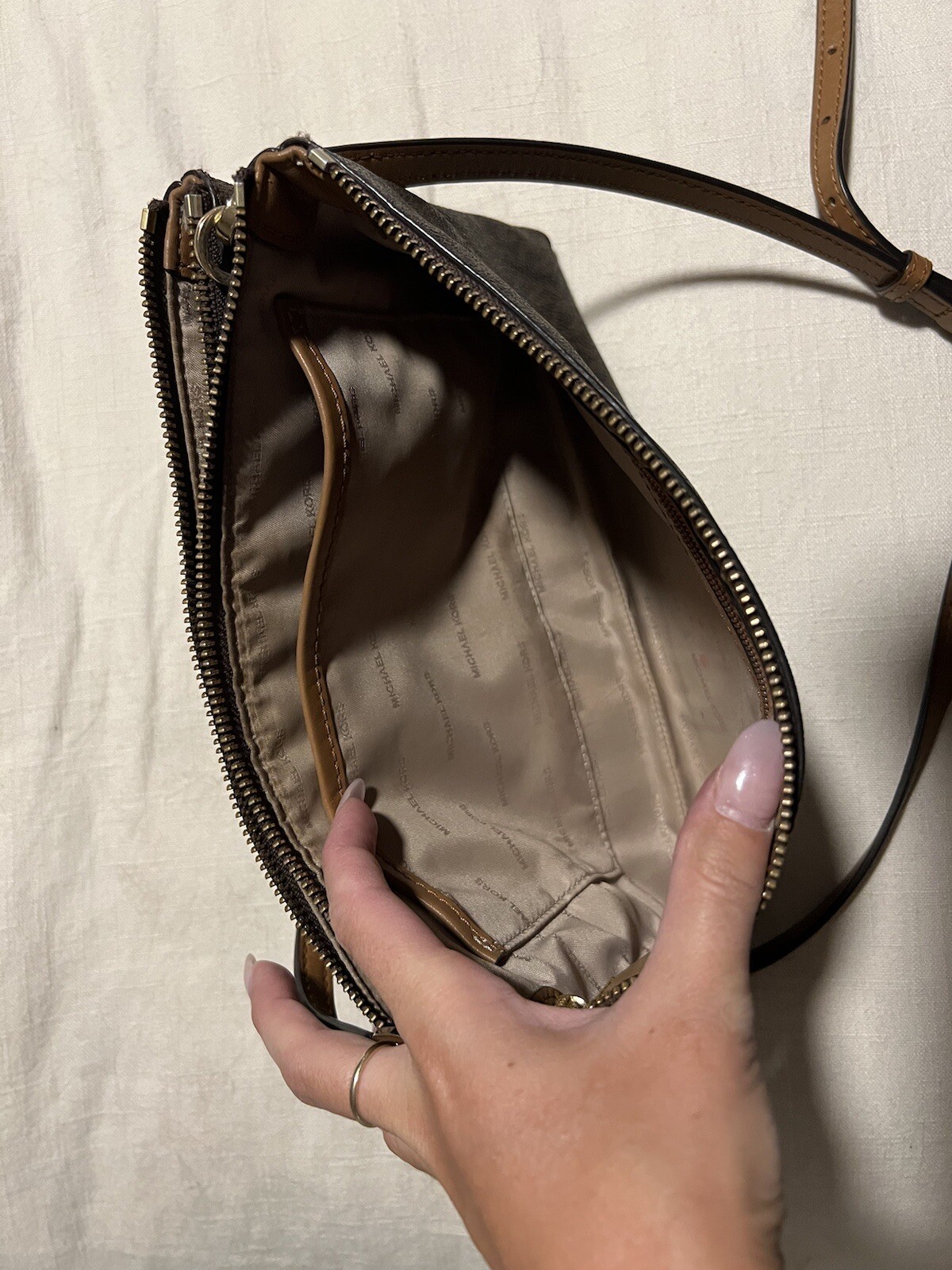 Authentic Michael Kors Crossbody - image 7