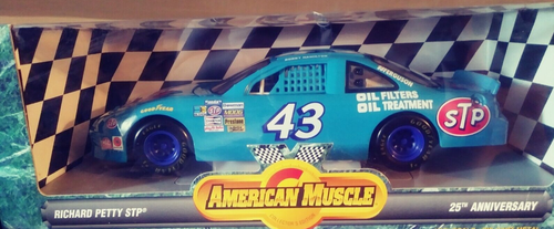 NASCAR ERTL 1/18 - Pontiac #43 Richard Petty STP (B. Hamilton) - NEUF Sous Boîte