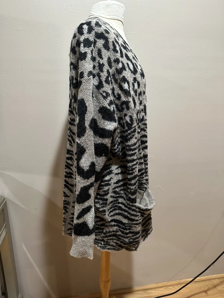 Suéter cárdigan de otoño WILDFOX para mujer talla grande gris estampado animal mezcla alpaca Foto 2 de 4