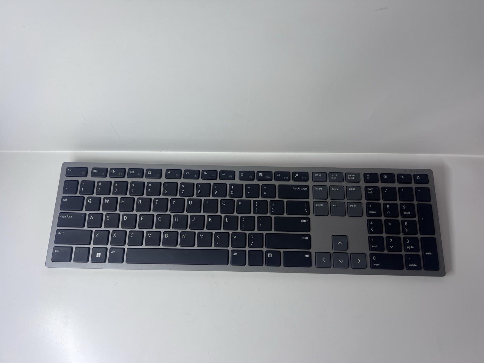Dell KB7221WT Multidevice Bluetooth Wireless Keyboard. No USB Receiver FREE SHIP