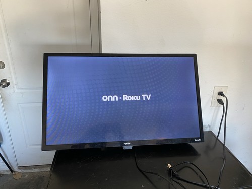 ONN Roku TV LED Smart TV Black, Netflix Hulu Disney+ HDMI USB