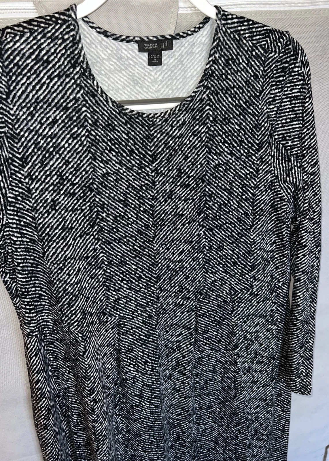 VETEMENTS Abito tubino Wearever Collection J. Jill nero e grigio stampa plissettato in vita MP