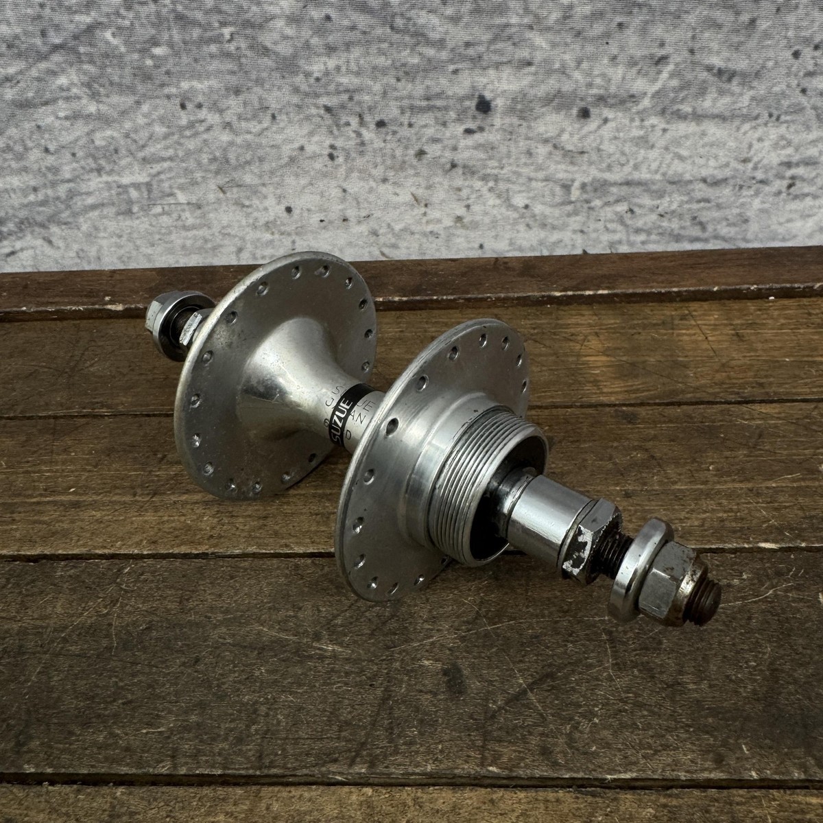 Vintage Suzue Sealed-Tech Rear Hub 36H Nutted High Flange Silver