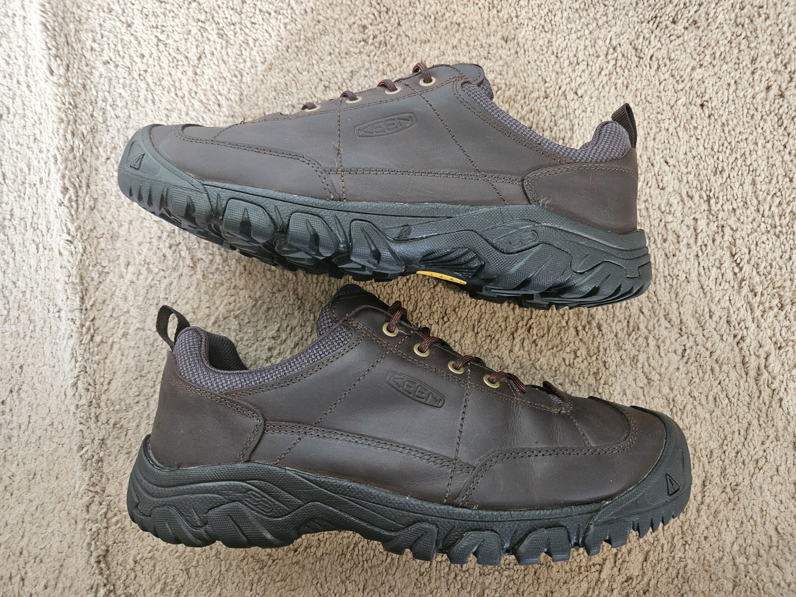 Scarpe Oxford KEEN Targhee III da uomo in pelle terra scura 12M escursionismo casual