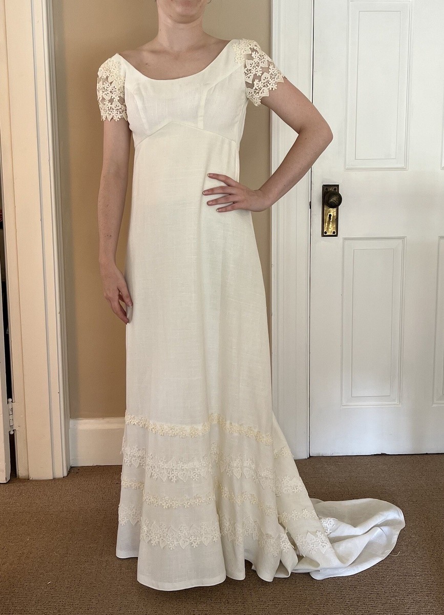 Vintage 1970s Bianchi Boutique Creamy White Floral Appliqué