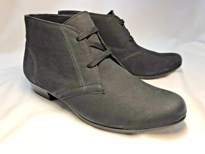munro sloane bootie