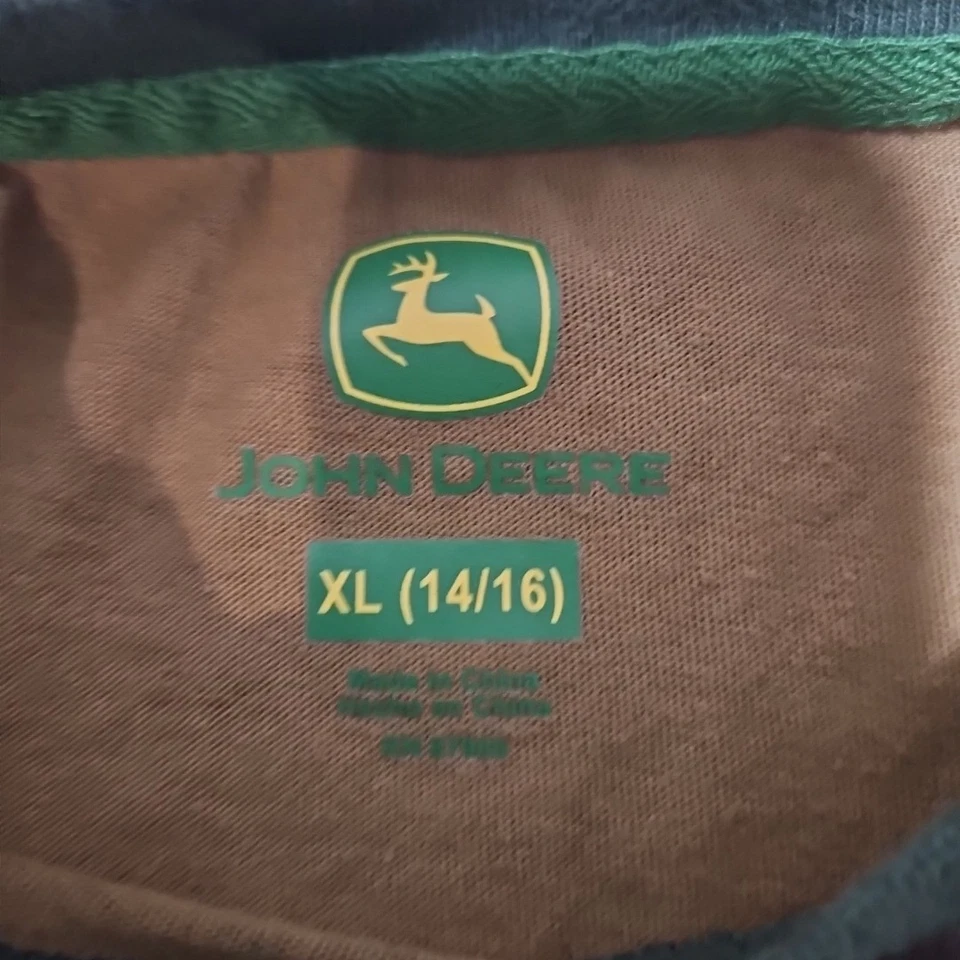 John Deere Boys Short Sleeve Shirt Size XL (14-16), Green, Black, Camo - Image 3 of 4