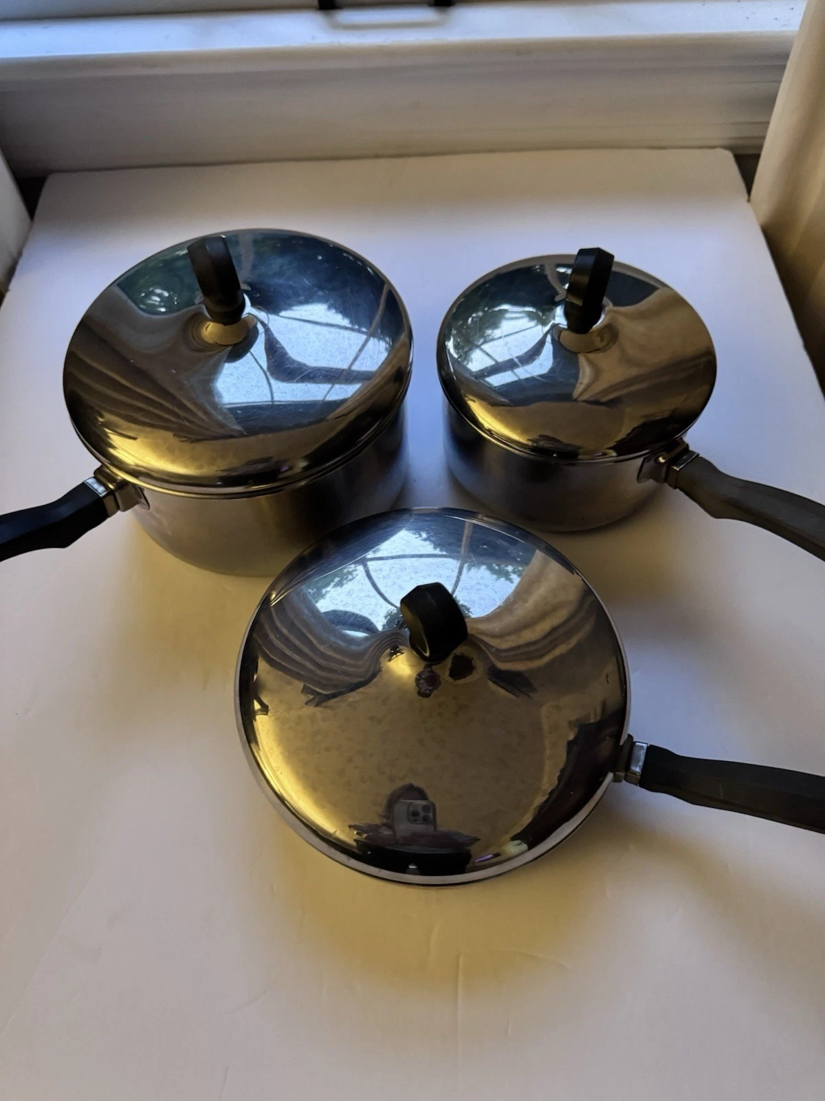 Farberware 7" Skillet, 1 Qt Pot, 2Qt Pot, Aluminum Clad Stainless Steel w/Lids
Opens in a new window