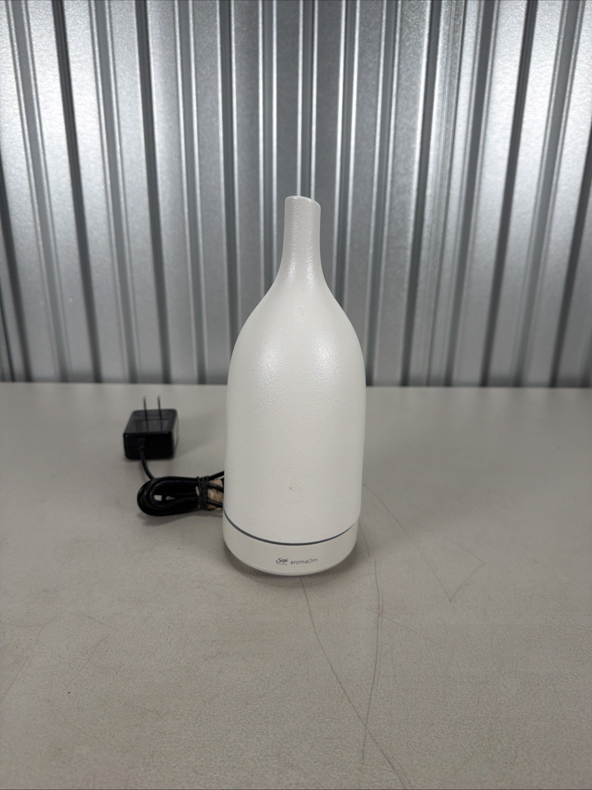 Saje AromaOm Deluxe Stone Diffuser Wellness Purify Humidifier