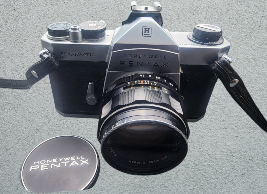 Vintage Asahi Pentax Spotmatic 35mm SP Camera w Super