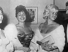 FOTO EN LIENZO ISABEL SARLI JAYNE MANSFIELD FESTIVAL DE CINE DE BERLÍN 1961 8,5X11