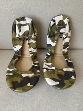 The Storehouse Flats Women's Green Camouflage, Size 8